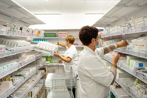 Pharmacie à usage intérieur